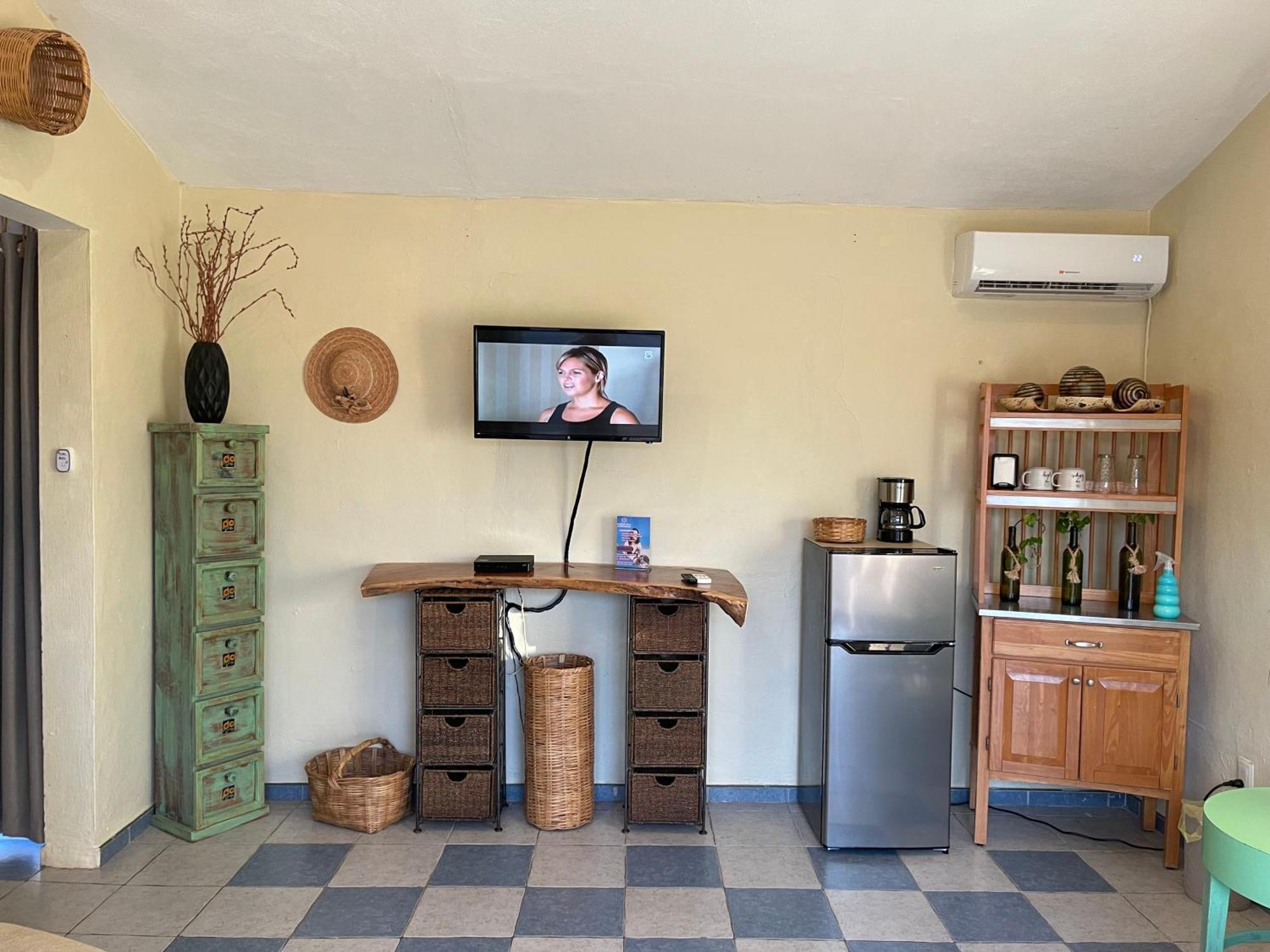 Bremar 85 Private Place - Adults Only Homestay *